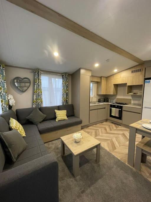 Brand New 6 Berth Holiday Home セルジー エクステリア 写真