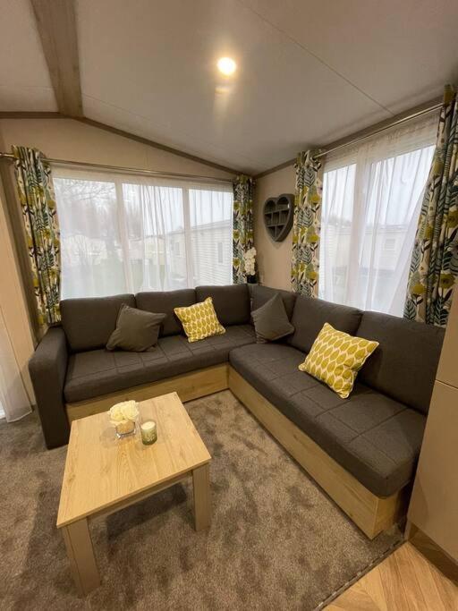 Brand New 6 Berth Holiday Home セルジー エクステリア 写真